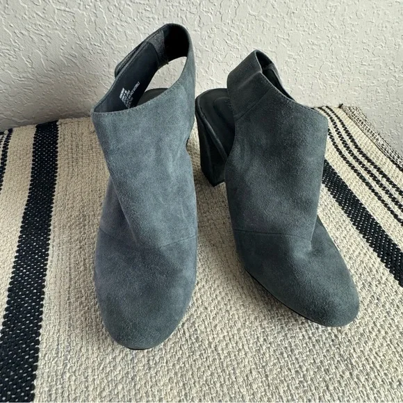 Adam Tucker Jenna Grey Suede Slingback Booties - Picture 4 of 7